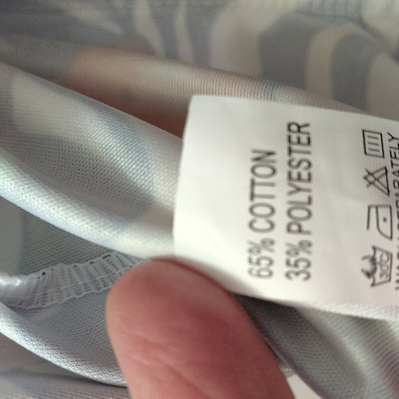 Beautiful Size Large Zippered Jacket - Picture 4 of 4